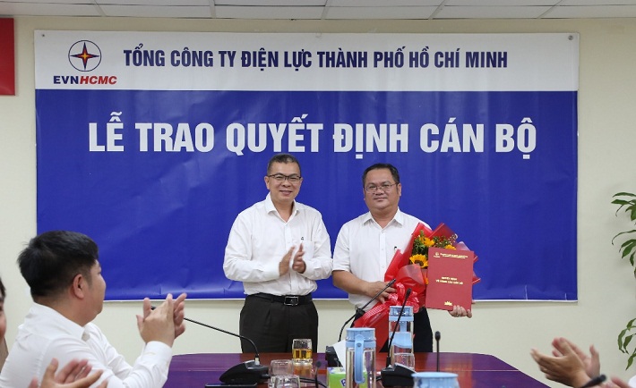 ông Lê Quang Bình nhận quyết định
