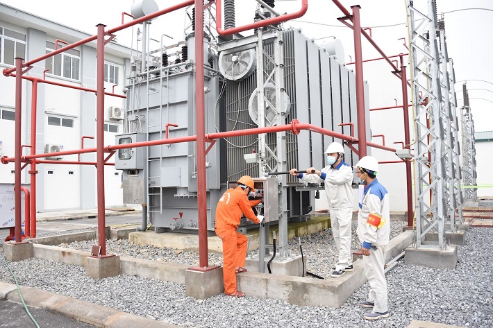 Đơn vị thi công đang gấp rút hoàn tiện các hạng mục tại Trạm 110kV Phú Xuyên