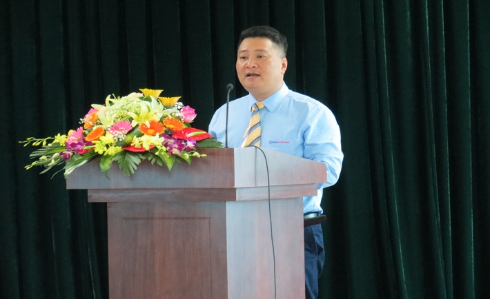Đại diện Công đoàn Công ty trình bày tham luận