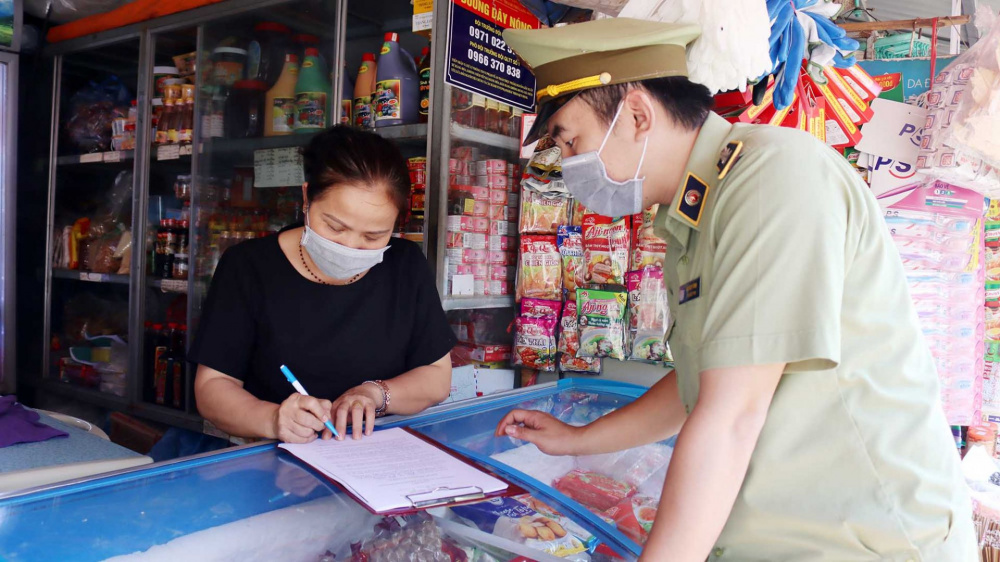 kiểm tra, kiểm soát bình ổn thị trường