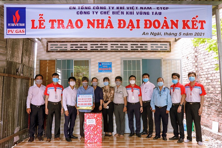 trao tặng nhà tình nghĩa