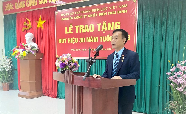 Đồng chí Trần Hữu Học – Phó Giám đốc phát biểu tại Buổi lễ