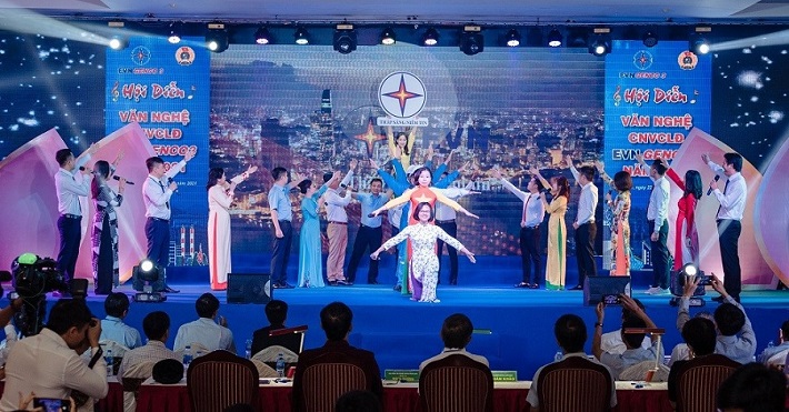 Tiết mục Bản tình ca ngành điện tại Lễ khai mạc Hội diễn