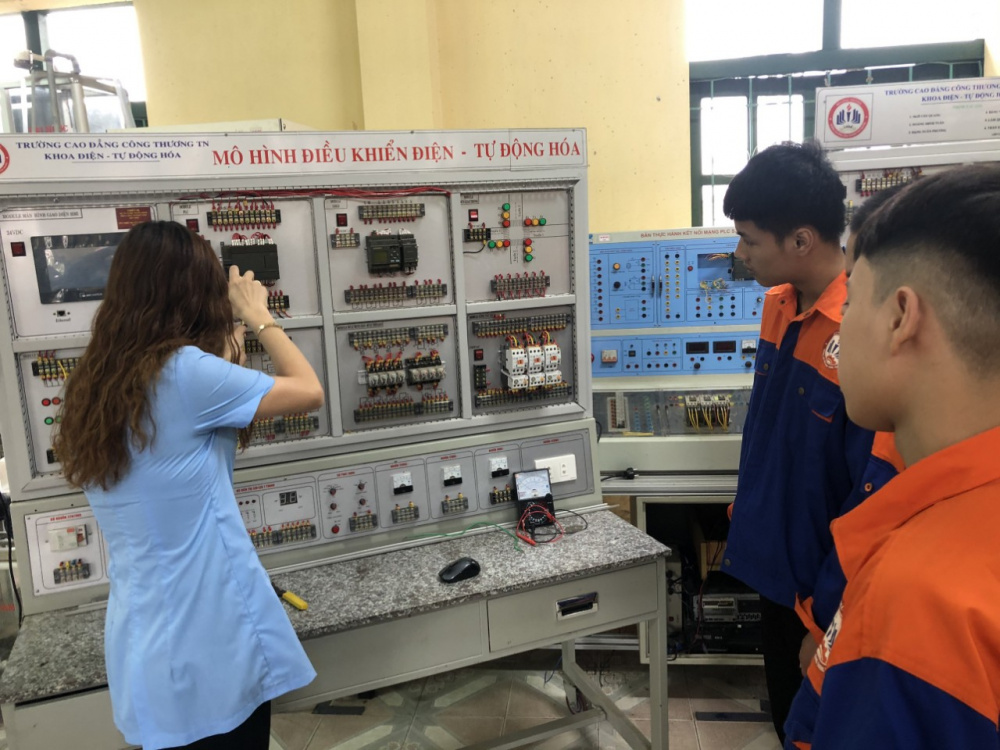 Ứng dụng mô hình điều khiển Điện – Tự Động Hóa trong giảng dạy tích hợp