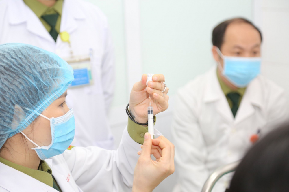 Tập huấn cách phân biệt vaccine phòng chống Covid-19 thật hay giả