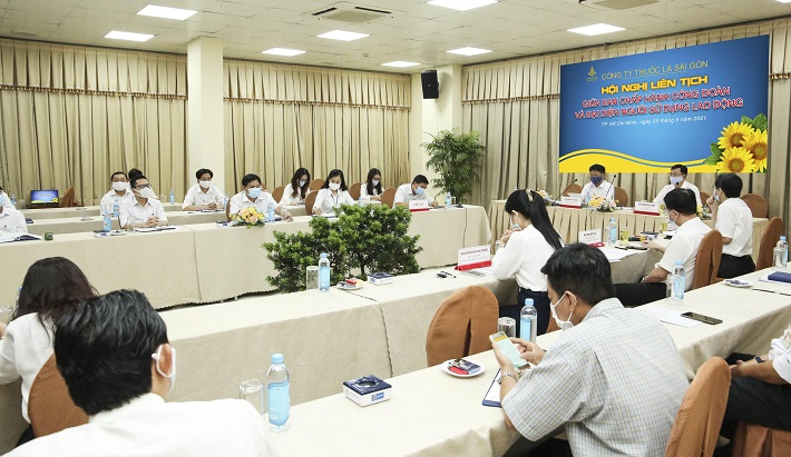 Toàn cảnh buổi họp
