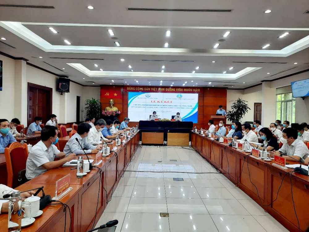Lễ ký kết chương trình phối hợp hai Bộ KHCN và NNPTNN