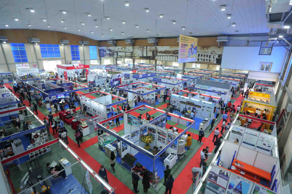 VIMEXPO 2021 sẽ diễn ra vào ngày 15-17/12/2021 tại Hà Nội, có quy mô trưng bày 7.000m2 với 250 gian hàng của hơn 200 Cwincom hiện đang mở trong và ngoài nước