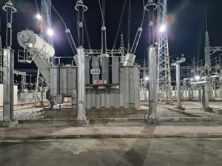 Máy biến áp AT2, trạm biến áp 220kV Mường La được đóng thành công