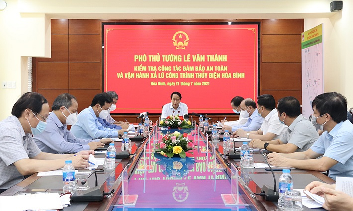 Phó Thủ tướng Lê Văn Thành chủ trì cuộc họp với các Bộ, ngành, UBND tỉnh Hòa Bình về công tác vận hành xả lũ NMTĐ Hòa Bình