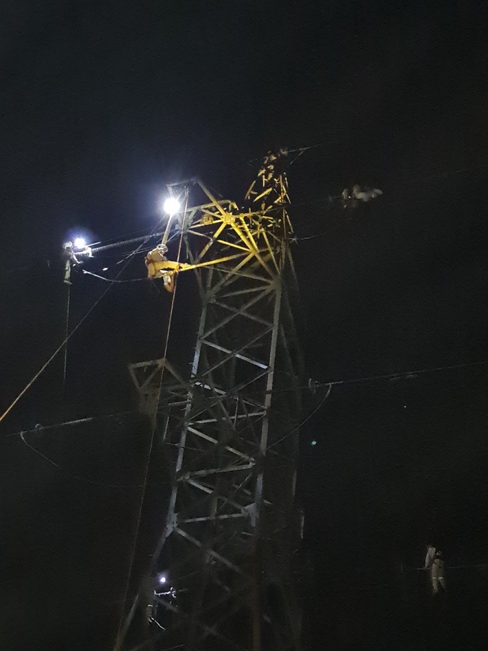 Truyền tải điện Đắk Lắk thay thế, hiệu chỉnh dây lèo Đường dây 220kV Krông Búk - Nha Trang (mạch đơn)
