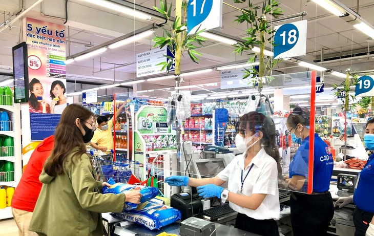 siêu thị đầy ắp hàng