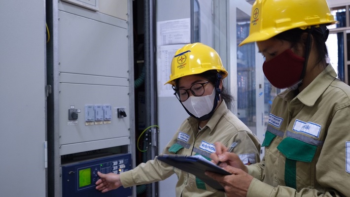 Ca trực TBA 500kV Nho Quan kiểm tra thiết bị