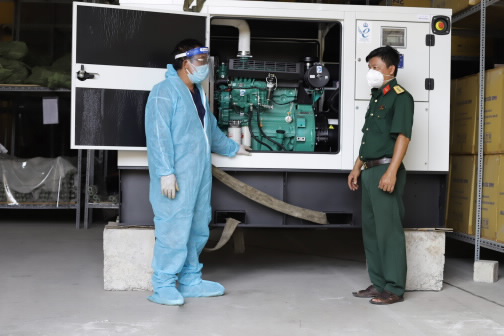 Bàn giao hàng dự trữ Quốc gia cho Bộ tư lệnh TPHCM để phòng chống dịch Covid -19