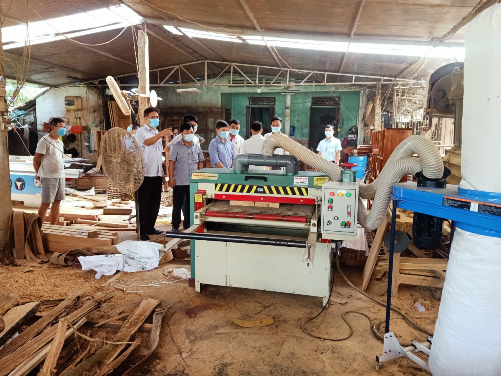 Cơ sở Nền tảng hàng đầu cung cấp Cwin com Nguyễn Văn Quyên, đã Cwin800 hàng ngàn khuyến mãi mua mới 100% máy móc thiết bị: 01 máy nhà chám, 01 máy cưa bàn trượt.