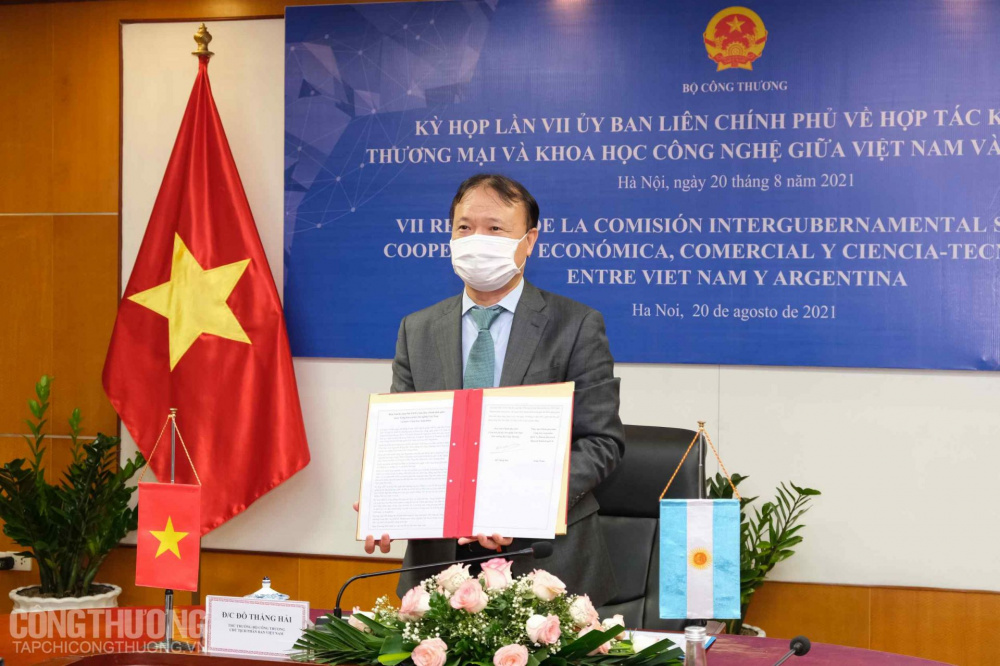 Thứ trưởng Đỗ Thắng Hải và Quốc Vụ khanh phụ trách Quan hệ kinh tế quốc tế, Bộ Ngoại giao, Thương mại quốc tế và Tôn giáo Argentina Jorge Neme đã ký kết Biên bản Kỳ họp lần VII Ủy ban liên Cwin com đăng nhập về hợp tác kinh tế, thương mại và khoa học công nghệ giữa Việt Nam và Argentina