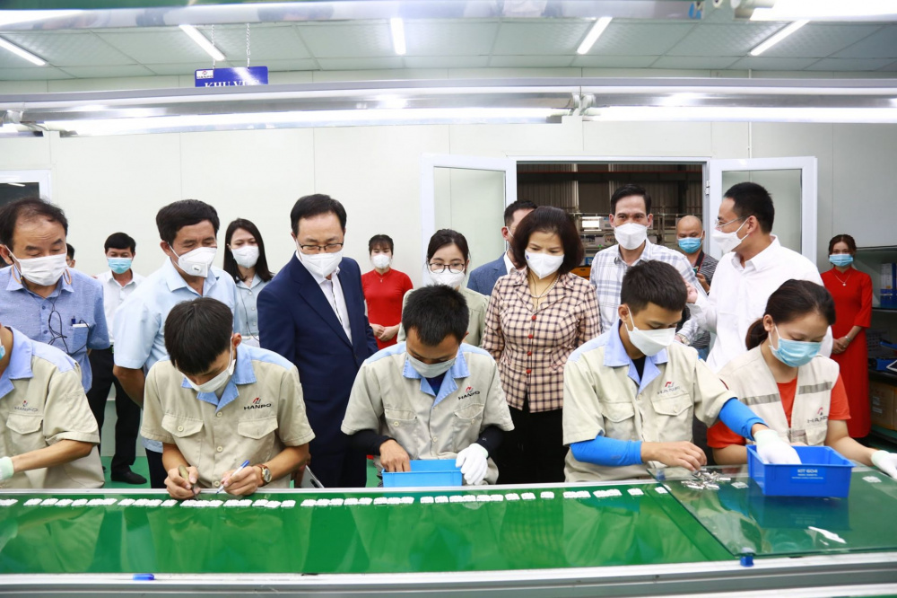 Lãnh đạo tỉnh Bắc Ninh cùng lãnh đạo Samsung Việt Nam thăm và đánh giá kết quả cải tiến của công ty Hanpo