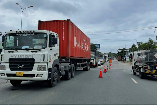 Dự án Xây dựng cơ sở hạ tầng thích ứng với biến đổi khí hậu cho đồng bào dân tộc thiểu số giai đoạn 1 sẽ nâng cấp 121,8 ki-lô-mét đường theo các tiêu chuẩn thiết kế chống chịu khí hậu