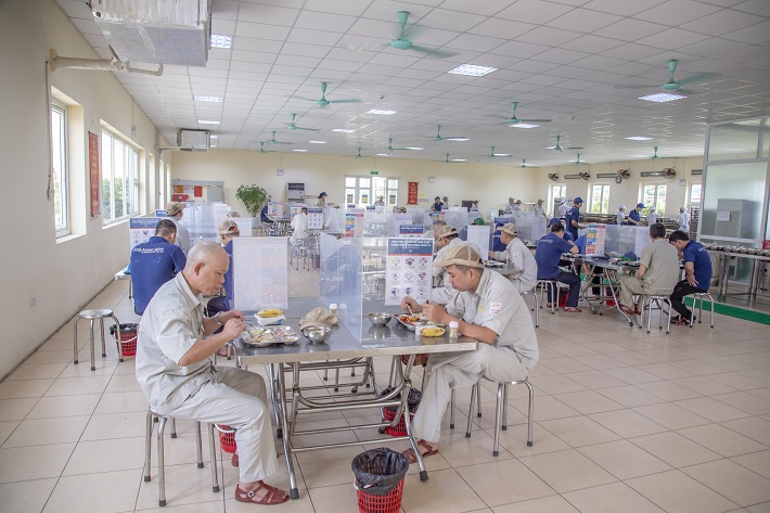 Đảm bảo an toàn phòng dịch đúng quy định tại nhà ăn tập thể