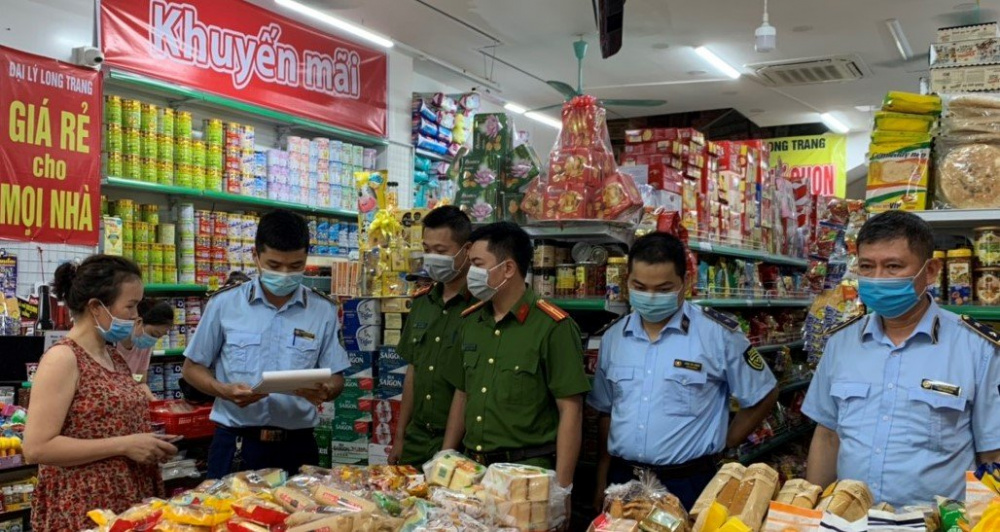 Thu giữ lượng lớn đồ chơi, bánh trung thu Cwin là sân chơi cá cược trực tuyến tại Việt Nam