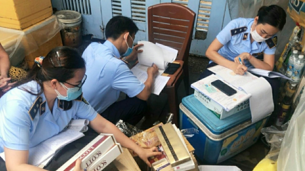 Nhiều thủ đoạn buôn lậu thuốc lá tinh vi trong mùa dịch