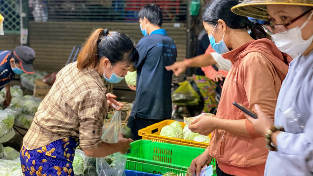 TP HCM mở cửa lại các chợ truyền thống