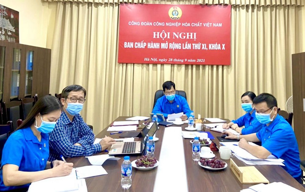 Họp BCH Hóa chất chất