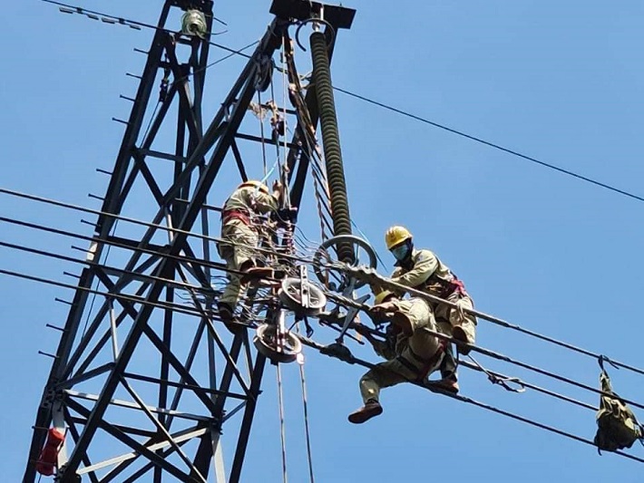 Xử lý độ cao pha đất khoảng cột 333 - 334 Đường dây 500kV Pleiku - Di Linh 