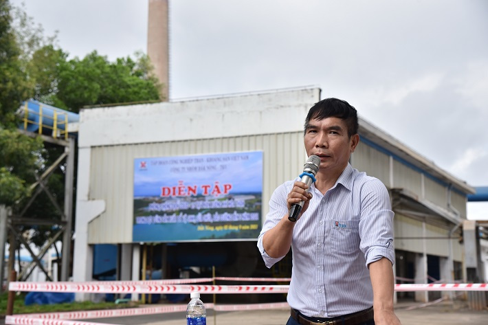 (Hình 1. Ông Ngô Tố Ninh, Phó giám đốc Công ty-Phó trưởng ban thường trực Ban chỉ đạo phòng chống dịch Covid-19 Công ty phát biểu tại buổi diễn tập)
