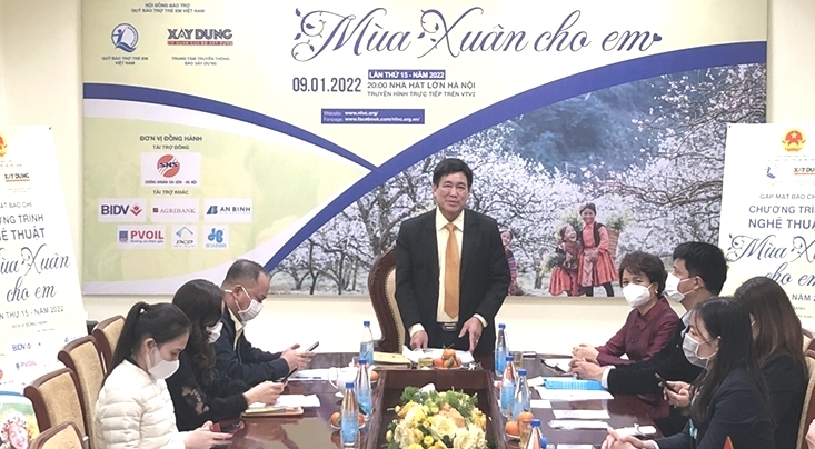Ông Hoàng Văn Tiến chia sẻ về một số nội dung trong chương trình “Mùa xuân cho em” lần thứ 15
