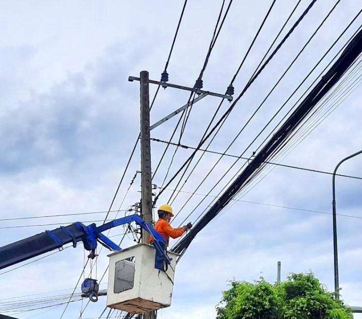 công tác chỉnh trang, làm gọn cáp viễn thông