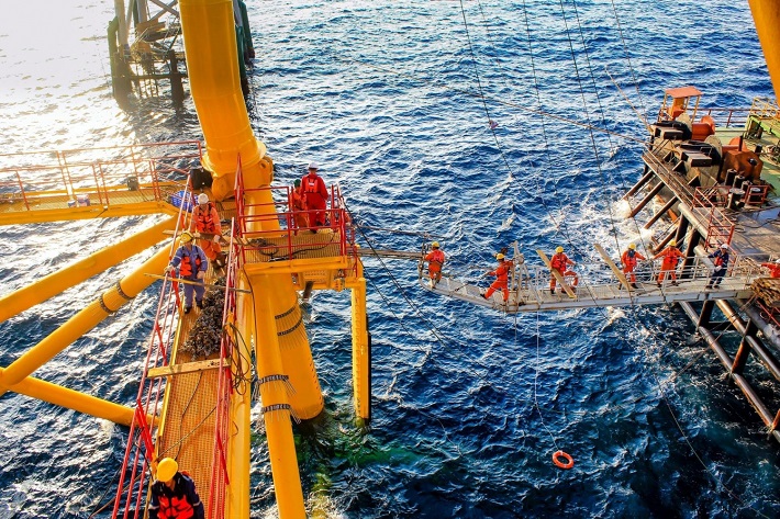 Petrovietnam vượt bão