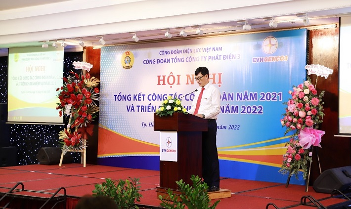 Đ/c Vũ Quang Sáng - Chủ tịch Công đoàn Tổng công ty trình bày báo cáo tổng kết hoạt động Công đoàn Tổng công ty năm 2021