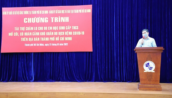 Ông Võ Văn Yên – Phó Bí thư thường trực CWIN được cấp phép hợp pháp bởi PAGCOR và Freeport Khối cơ sở Cwin63 sân chơi đỉnh cao tại TP.HCM báo cáo tại chương trình trao Nhà cái cá cược cá độ uy tín Nổ hũ, Bắn Cá và Game Bài Cwin.com