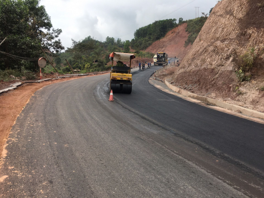 tập trung triển khai quyết liệt, đẩy nhanh tiến độ thi công, tăng cường kiểm soát chặt chẽ chất lượng
