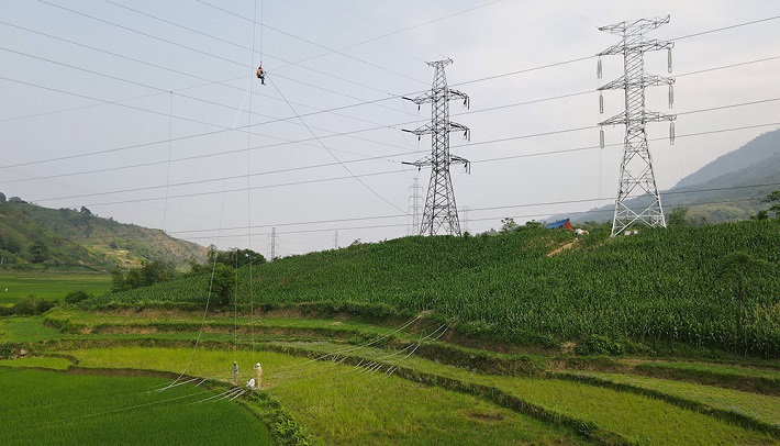 Đường dây 220kV Lào Cai - Bảo Thắng trong quá trình thi công 