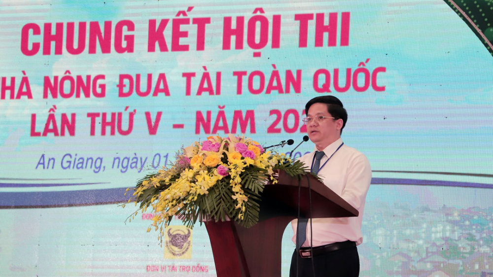 Hội thi nhà Nông đùa tài