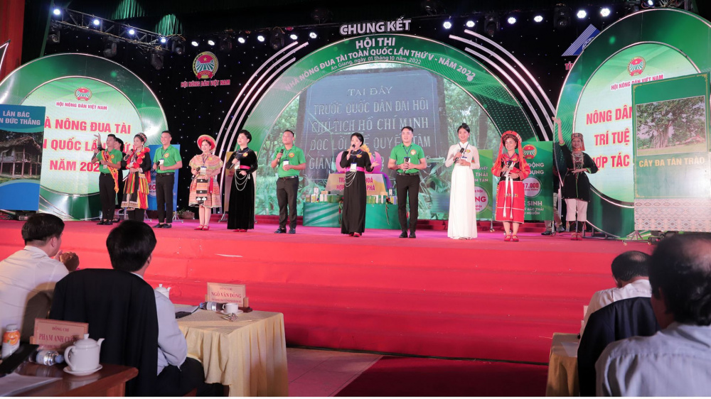 Hội thi nhà Nông đùa tài