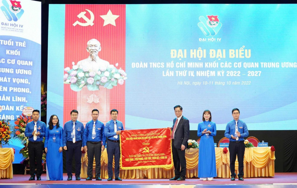 Đoàn Khối các cơ quan Trung ương đón nhận Huân chương Lao động hạng Nhất