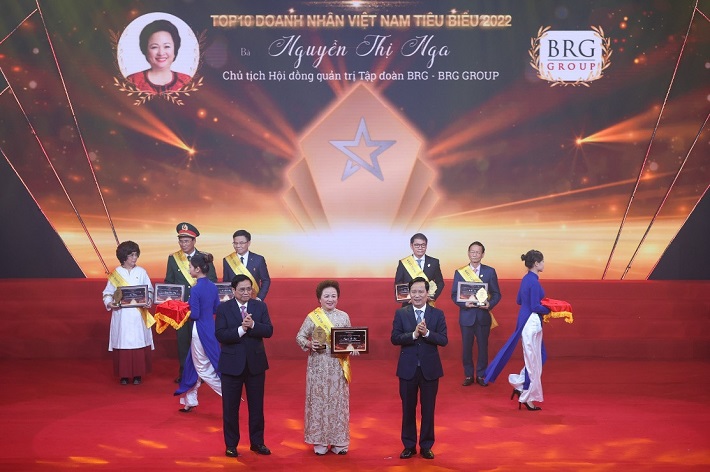 Chủ tịch Tập đoàn BRG nhận danh hiệu 'Top 10 Doanh nhân tiêu biểu nhất Việt Nam năm 2022”.