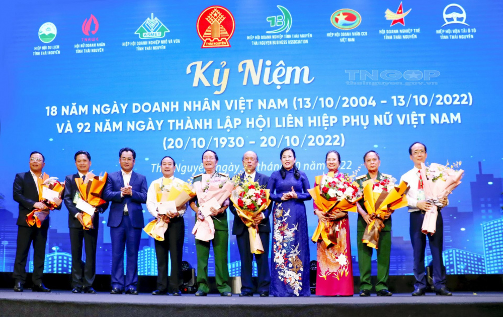 Cwincom hiện đang mở, doanh nhân