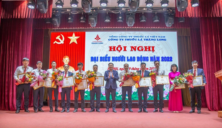 Khen thưởng