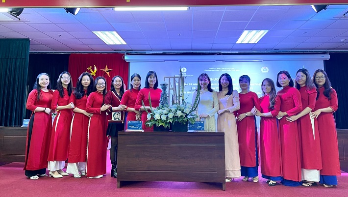 Sản phẩm tham gia dự thi của Tổ nữ công Phân xưởng Hóa