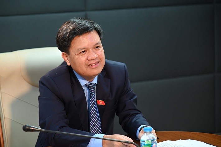 dinh ta thi