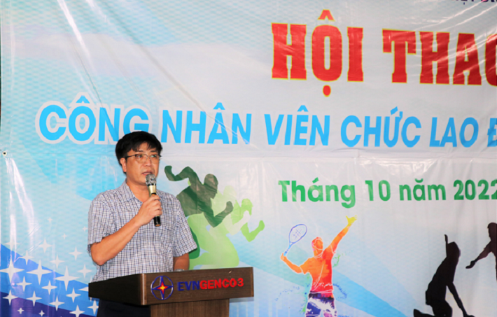 Ông Văng Thanh Hùng - Chủ tịch Công đoàn Công ty phát biểu tại Lễ khai mạc