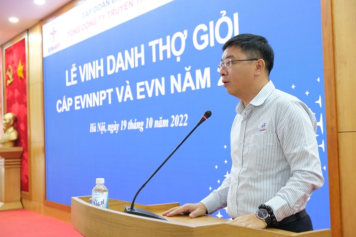 Lãnh đạo EVNNPT phát biểu tại lễ vinh danh thợ giỏi