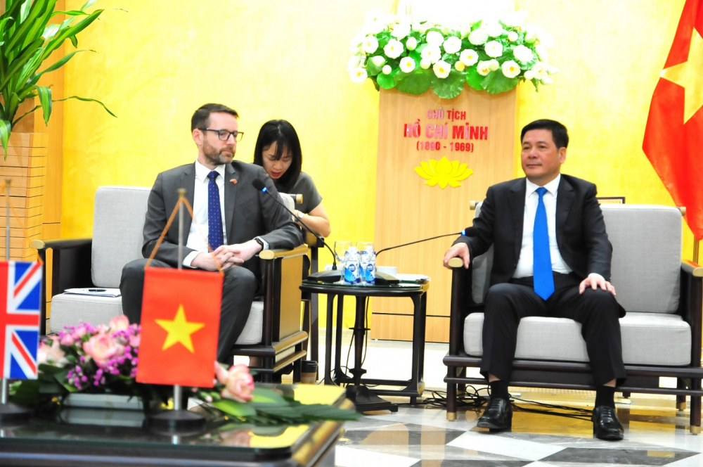 bo truong nguyen hong dien