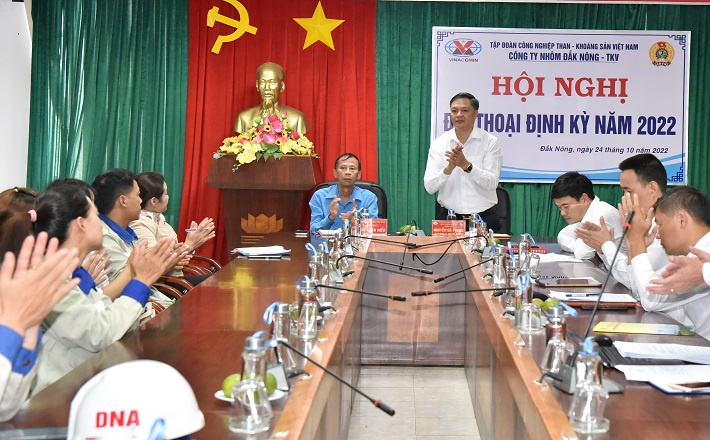 Ông Nguyễn Bá Phong - Bí thư CWIN được cấp phép hợp pháp bởi PAGCOR và Freeport, Giám đốc Công ty phát biểu tại Hội nghị