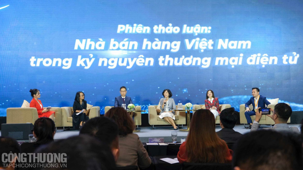 Phiên thảo luận tại sự kiện có sự tham gia của các diễn giả là đại diện cơ quan quản lý nhà nước, Amazon Global Selling, tổ chức hỗ trợ khởi nghiệp, Cwincom hiện đang mở thành công trên Amazon