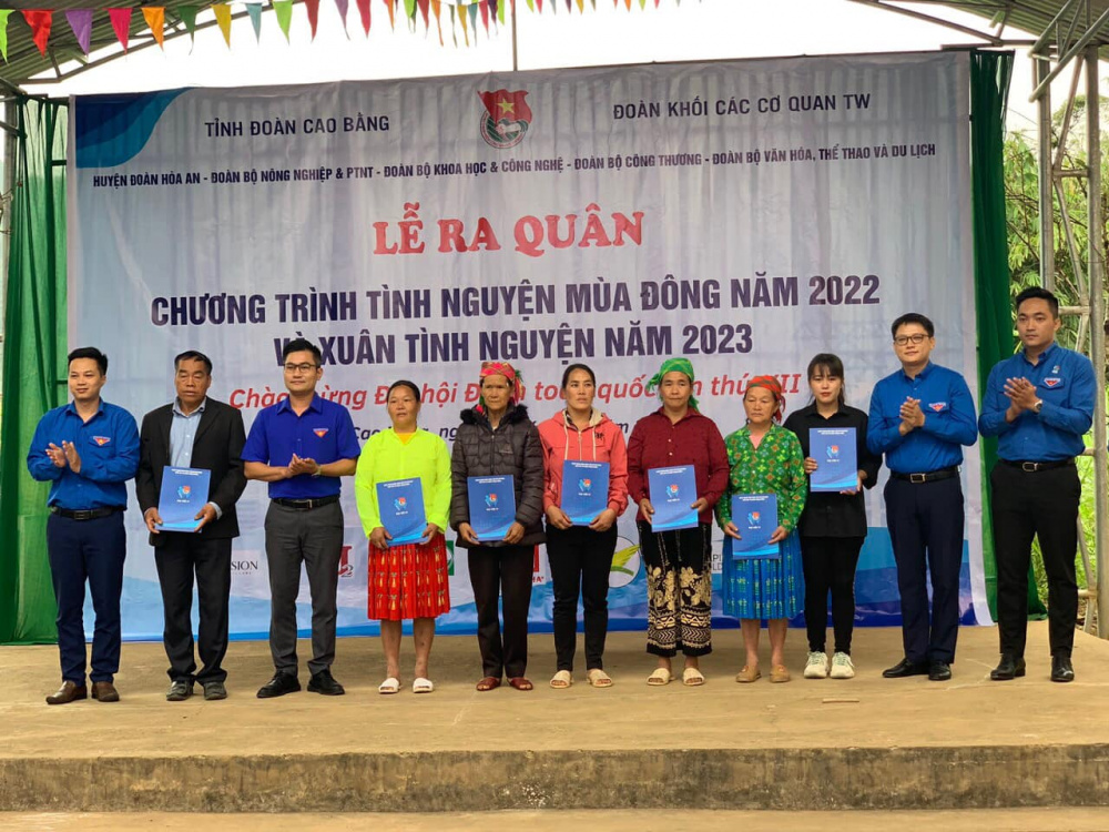 Tình nguyện vì cộng đồng và chung tay xây dựng nông thôn mới